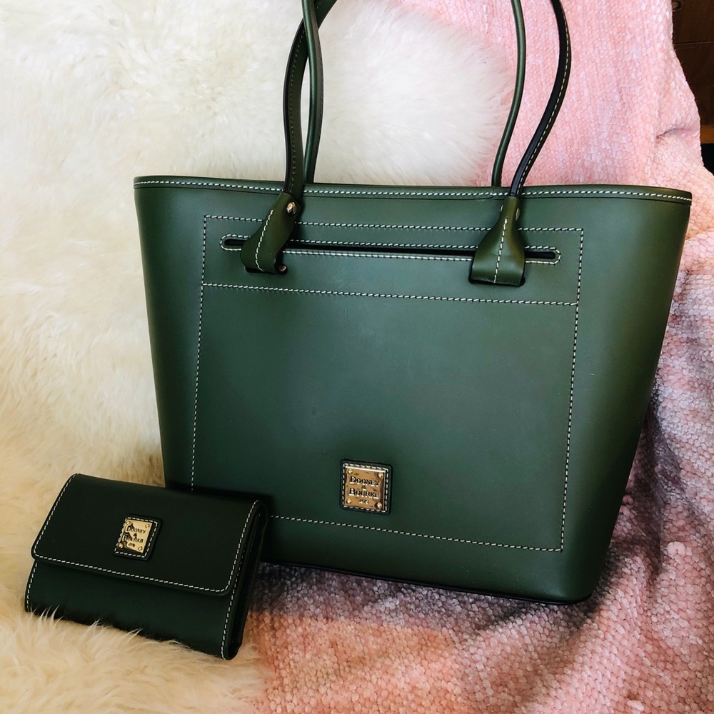Dooney and Bourke slip tote purse with wallet